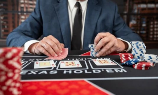 Baccarat result display with banker and player cards